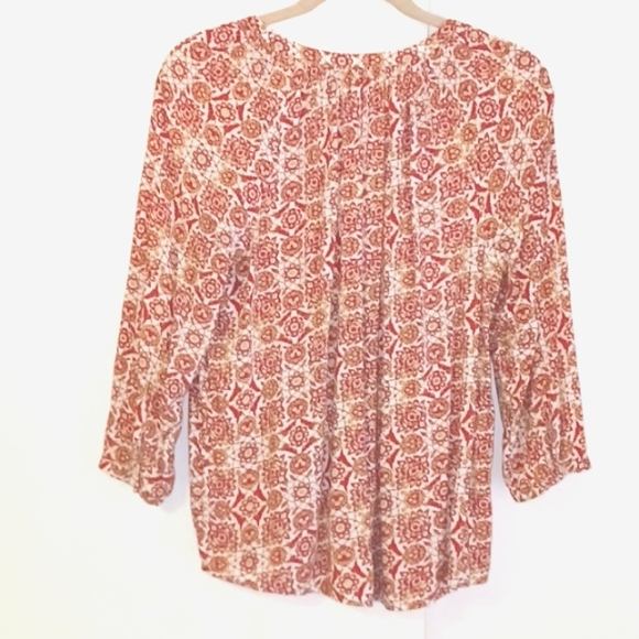 Ava Christine "Batik Design" Peasant Style Blouse in Size Large (100% Rayon) - Picture 3 of 7